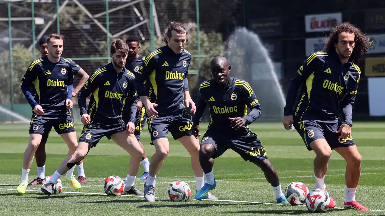 Fenerbahçe hazırlıkları tamamladı: Özel uçak ile Konya'ya geliyorlar