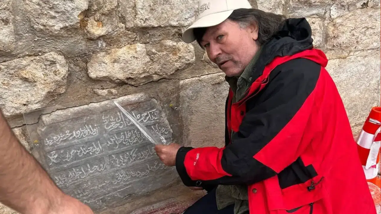 Ilgın’da keşfedilen 330 yıllık kitabe heyecan uyandırdı