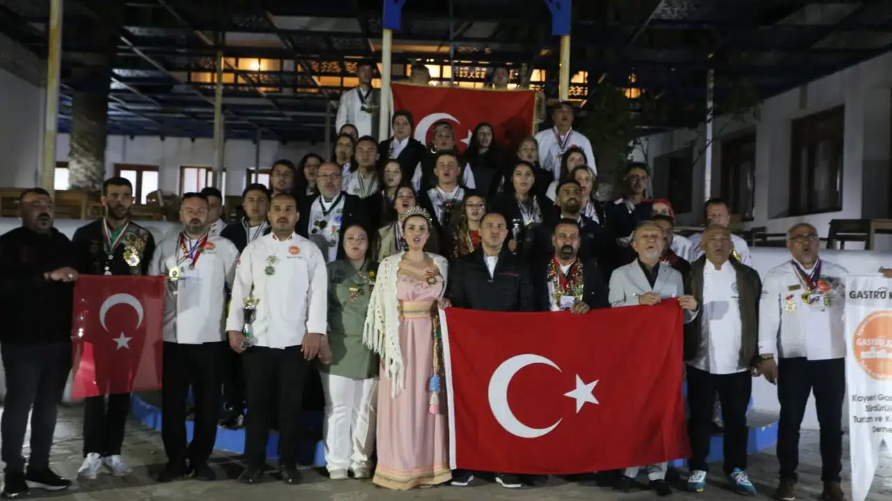 Konyalı şefler gurur yaşattı: Türkiye'ye madalyalarla döndüler