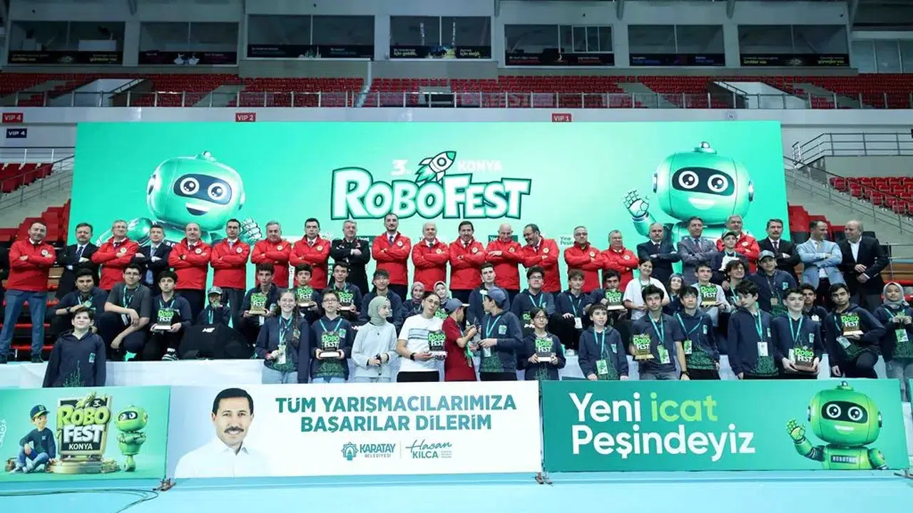 Konya'da yüzlerce robot yarıştı: ROBOFEST'te ödüller sahiplerini buldu