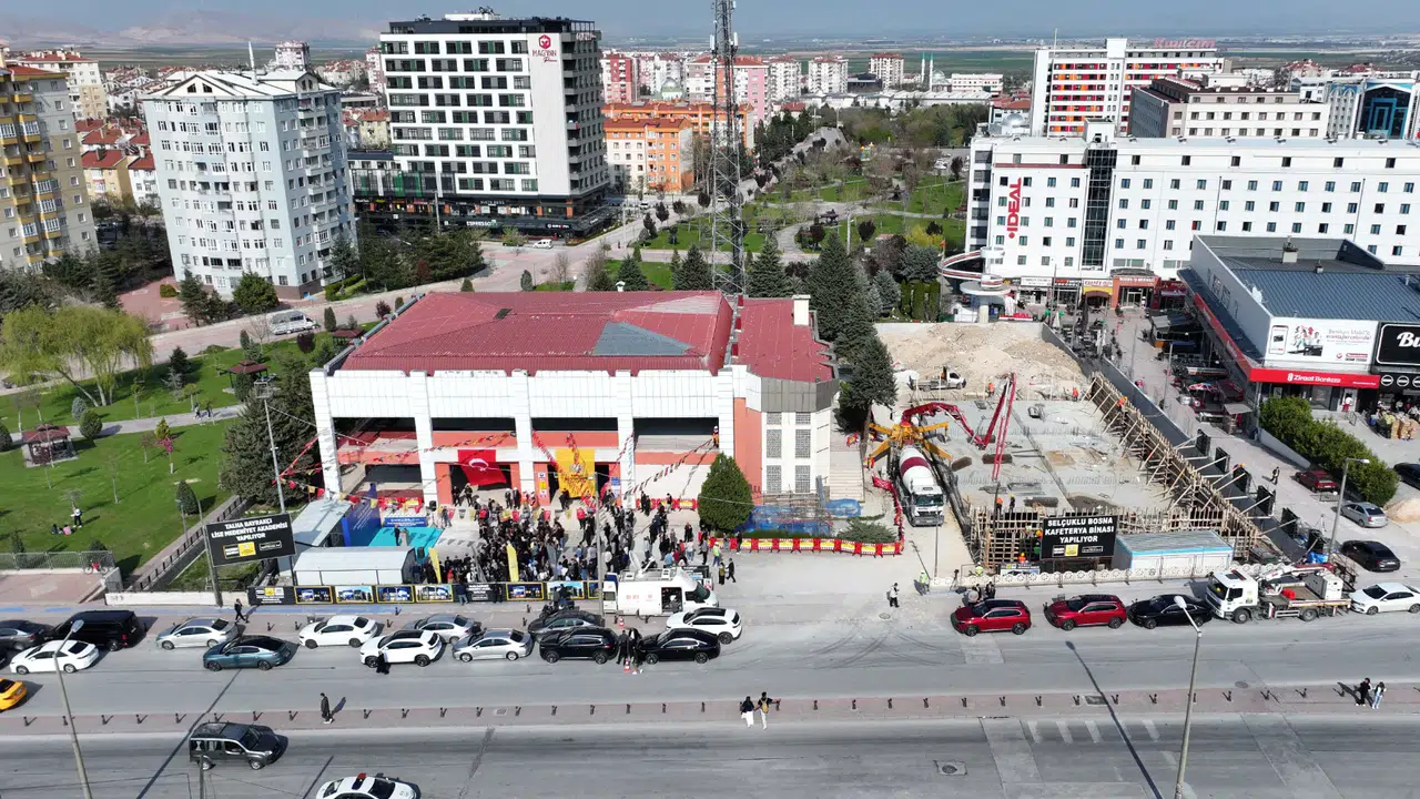 Konya Büyükşehir'den en büyük mahalleye çifte yatırım