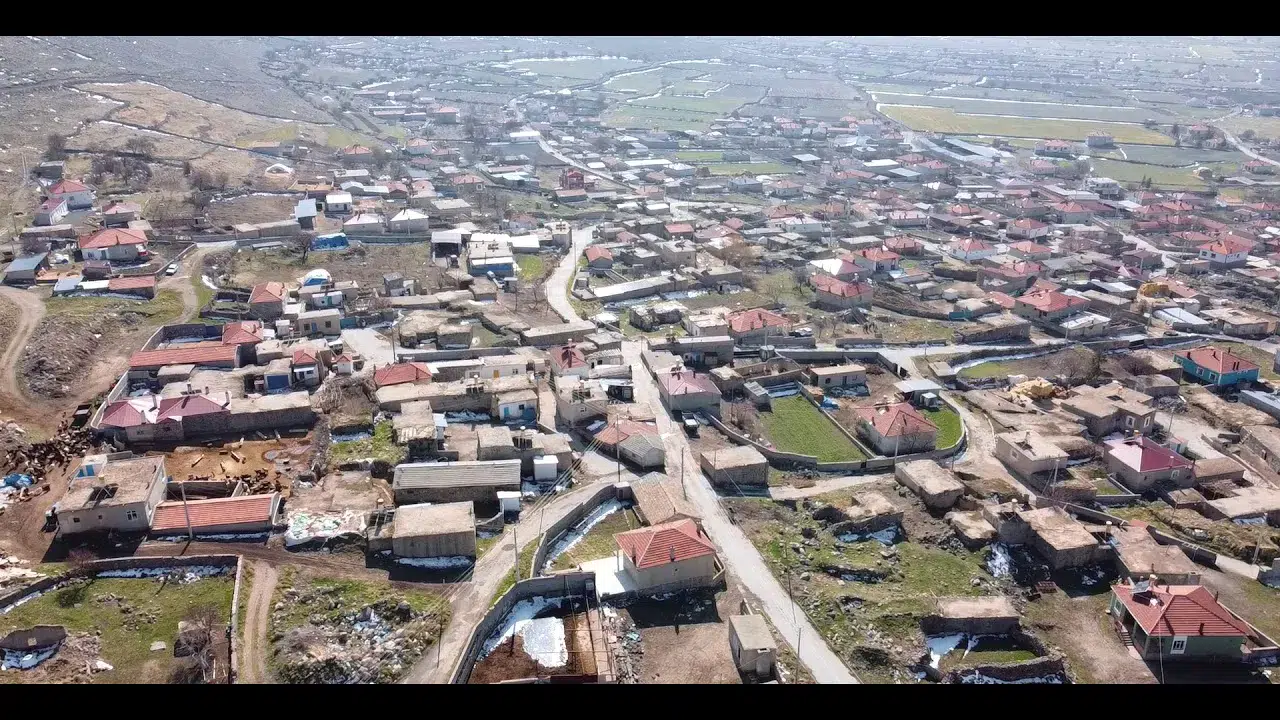 Konya'nın uzak ilçesi beklediği salona kavuşuyor: Temel atıldı