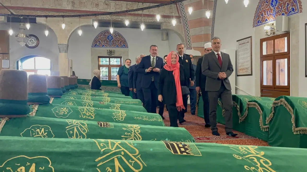 Karaman'dan Konya'ya sevgi yürüyüşü: Hz. Mevlana anıldı