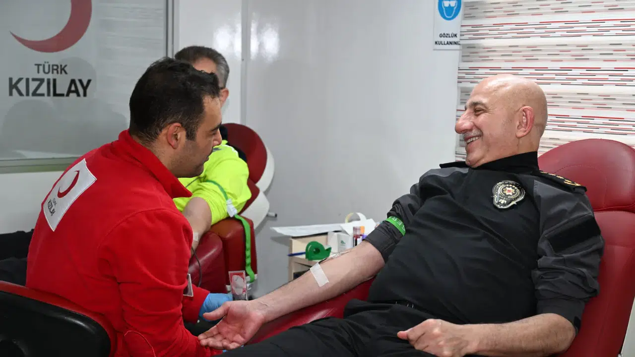 Konya Emniyeti'nden anlamlı kan bağışı: Bir kan, üç can