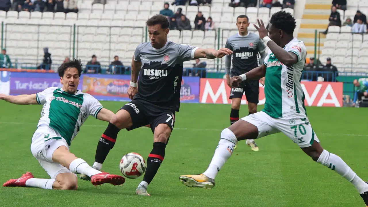 Konyaspor evinde yıldızlarıyla güldü: Seri sürüyor