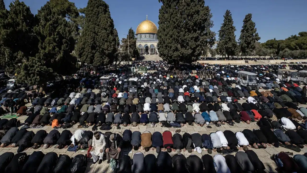 Mescid-i Aksa bugün sabah namazıyla açılacak
