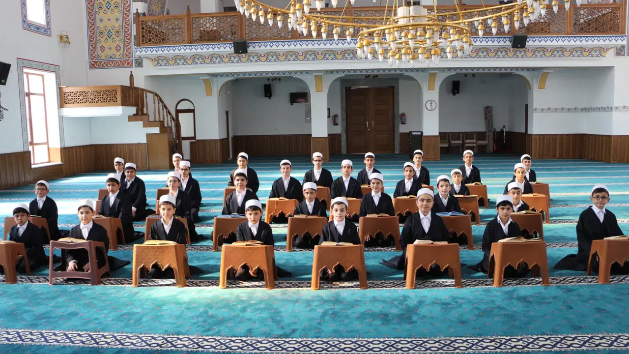 Konya’daki hafızlara büyük destek: Her ay 2 bin TL yatıyor