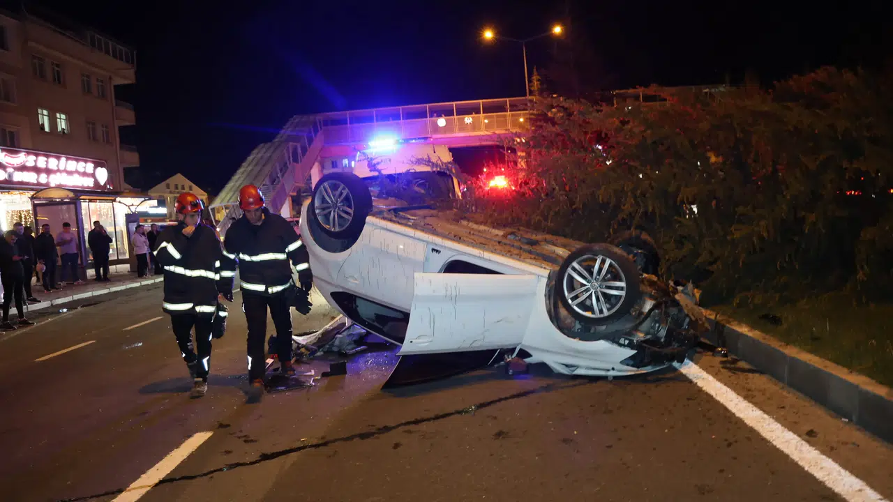 Köpeğe çarpmamak için manevra yaptı! Araç takla attı