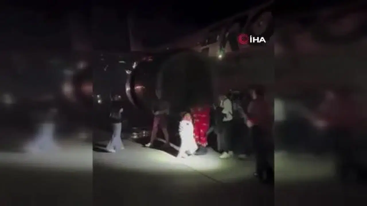 Piste giren kişiye uçak çarptı: 1 ölü, 12 yaralı