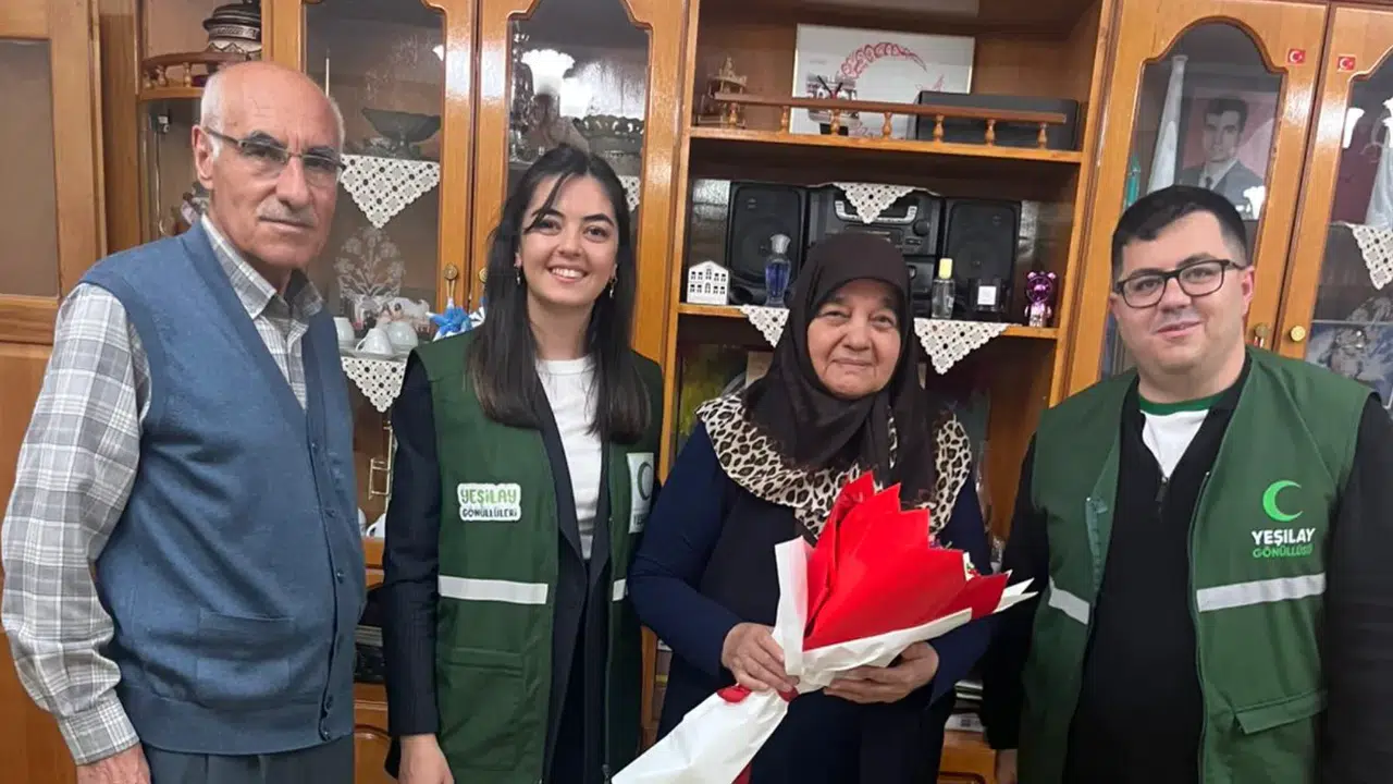 Yeşilay Konya'dan örnek vefa: Şehit annelerine ziyaret