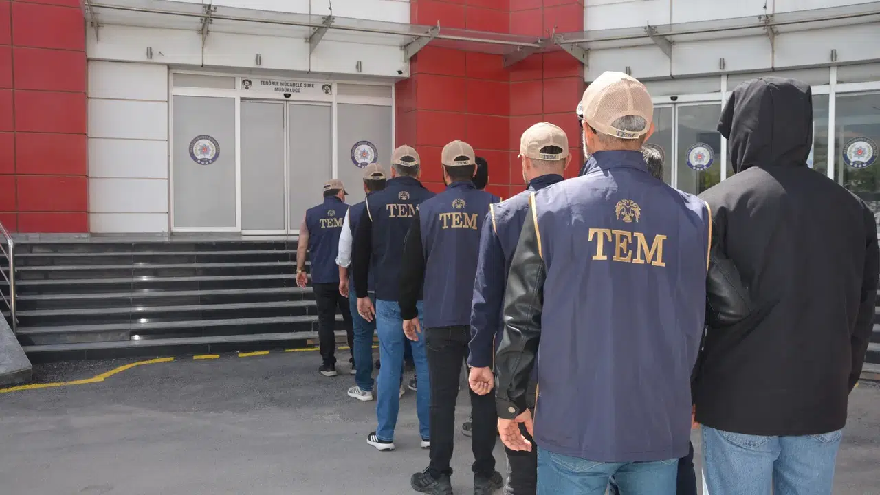 Listede Konya da var: 16 ilde FETÖ operasyonu, çok sayıda gözaltı