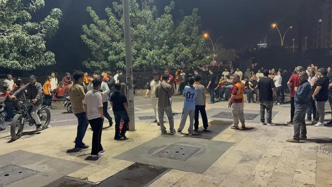 Adana Demirsporlu taraftarlar kutlamalarda kabus yaşattı