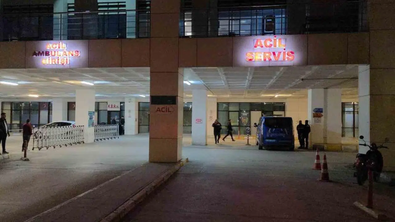 Sınır kapısında acı kaza! Askeri araç duvara çarptı