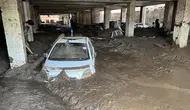 Pakistan'daki sel hayatı felç etti, yüzlerce ölü var