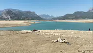 Kuraklık vurdu: Kuruyan gölü böyle değerlendirdiler