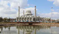 Konya'nın yeni eseri olduğu yerde sayıyor: Kubbe çürümeye bırakıldı