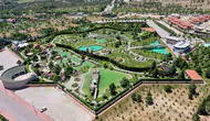 Konya'nın efsane parkına ziyaretçi akını: Dinozorlar geleni karşıladı