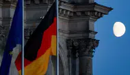Berlin'de araç kalabalığa daldı: Çok sayıda yaralı var