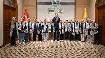 Konya'da hafızlığa hazırlanan öğrencilere sürpriz hediye