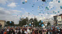 Konya'daki yüzlerce kişi Taşköprü'ye geldi: Balonlar Toprak için havalandı