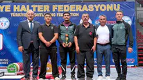 Karatay Belediyesinden halterde çifte başarı