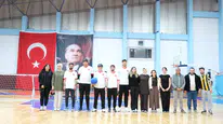 Konya'da anlamlı müsabaka: Görme engelliler sahneye çıktı
