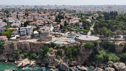 Antalya'da falezler üzerinde tarih ve manzara: Hıdırlık Kulesi Seyir Terası