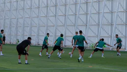 Konyaspor, lige iddialı hazırlanıyor: Eyüpspor maçı hazırlıklarında futbolcuların hırsı göz doldurdu