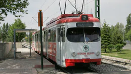 Eski tramvaylar Konya sokaklarına iniyor. Şehir raylı sistemle donatılacak