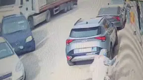 Şoför direksiyon başında uyudu: 5 aracı böyle pert etti