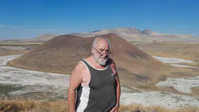Konya'nın gözbebeği Meke Gölü kurusa da ilgi çekmeye devam ediyor