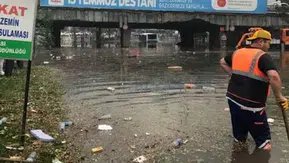 İstanbul'da kaygılı bekleyiş: Dere yatağındaki yerler yıkılacak