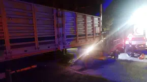 Konya'a üç tekerlekli motosiklet park halindeki yarı römorka çarptı