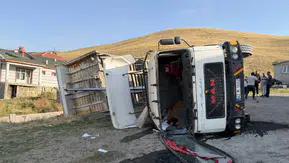 Konya’da hafriyat yüklü tır devrildi: 1 yaralı