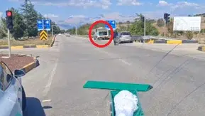 Cenaze, cenaze aracından böyle düştü