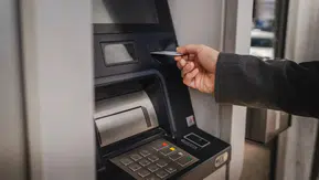 17 yıl işe gitmeden 13 milyon lira maaş alan öğretmen yakayı ele verdi