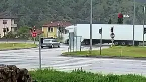 Amasya'da cenaze dönüşü: Otomobilden fırlayan bebek öldü