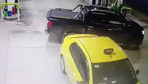 Taksiyi böyle gaspettiler: Sürücü arkalarından baktı kaldı