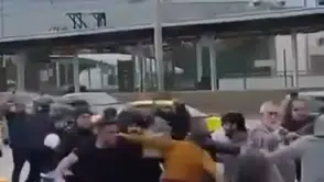 Kask, miğfer, kılıç: Savaşı andıran kavga kamerada