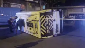 Otomobil ile servis minibüsü çarpıştı: Çok sayıda yaralı var