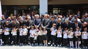 Konyalı Bakan memleketindeki devasa kütüphaneyi açtı