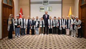 Konya'da hafızlığa hazırlanan öğrencilere sürpriz hediye