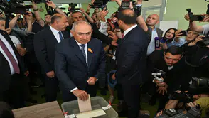 Ermenistan seçimlerinde kesin olmayan ilk sonuçlar: Paşinyan açık ara önde