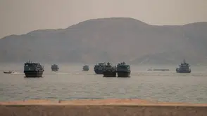 Türk gemileri Hürmüz Boğazı’ndan geçmeye başladı