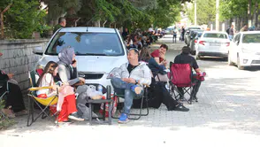 Konya'da kamp sandalyeleri sınav maratonunu beklemek için açıldı