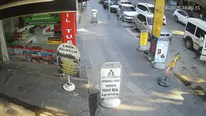 Doğum günü pastası alan adama kurşun yağmuru: O anlar kamerada