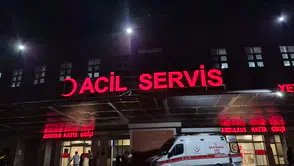 Plakasız motosiklet 'dur' ihtarına uymadı, bekçiye çarpıp kaçtı