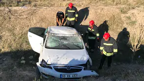 Konya'da otomobil şarampole yuvarlandı: 1'i bebek 3 yaralı