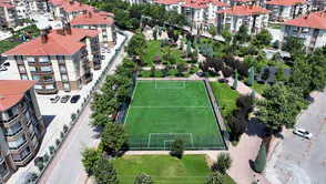 Konya'da okullara halı saha dokunuşu: Karatay'a 14 yeni halı saha