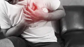 Ani başlayan ve sırta yayılan göğüs ağrısını hafife almayın
